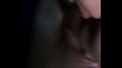 Mashinada qiz do'sti bilan